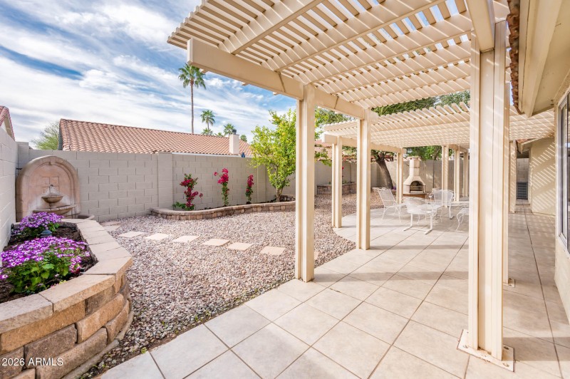 1033 E Hearne Way - MLS-45