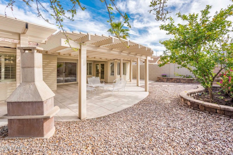 1033 E Hearne Way - MLS-48