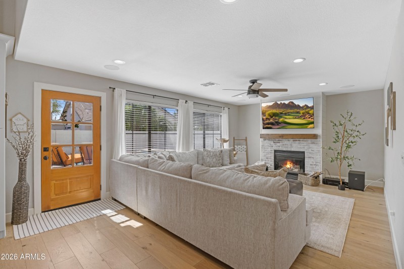 12-print-3423-e-linda-ln