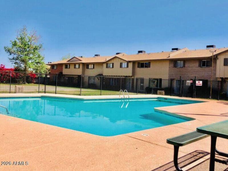 20241025221315756589000000-o_genErase