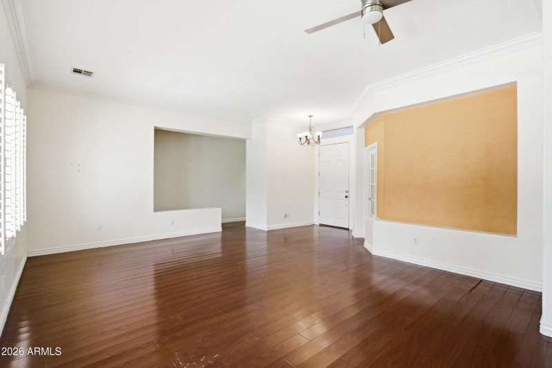 7_1645 e orangewood st-7