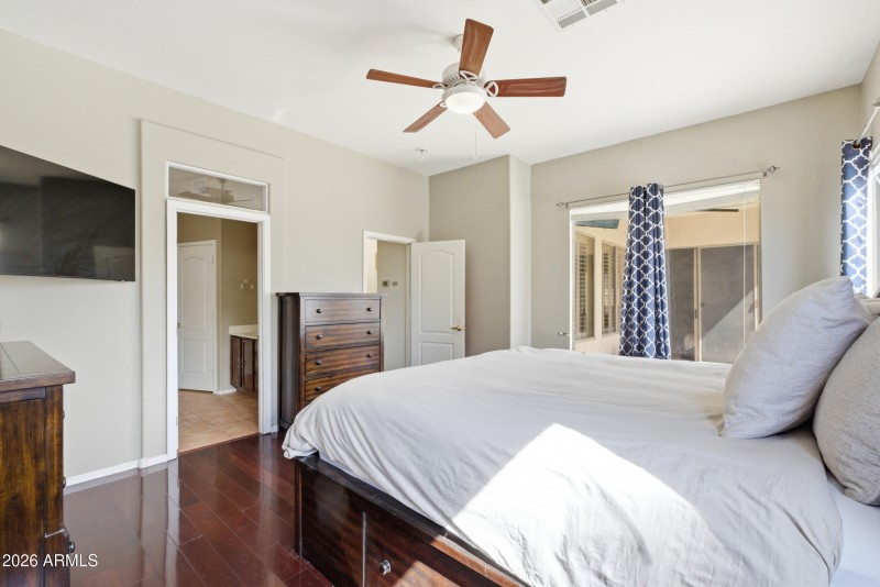 16_1645 e orangewood st-16