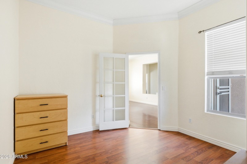 21_1645 e orangewood st-21