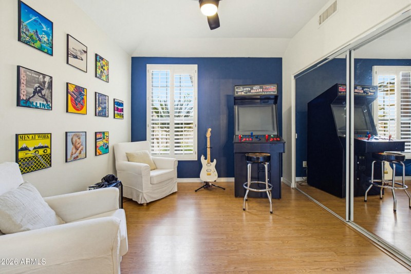 Game room/ office/ 4th Bedroom