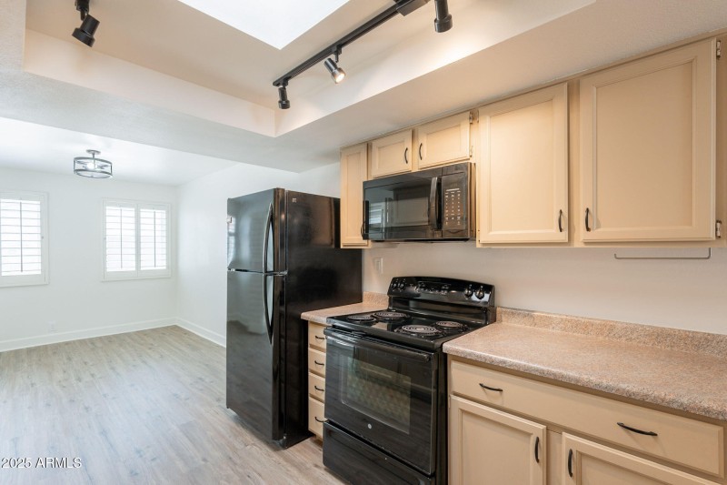 11-web-or-mls-37th-11