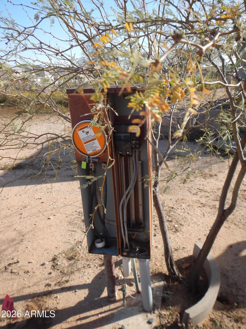 18525 W Pinnacle Peak RD