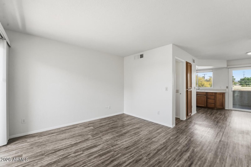 225 N Pomeroy APT 14-21