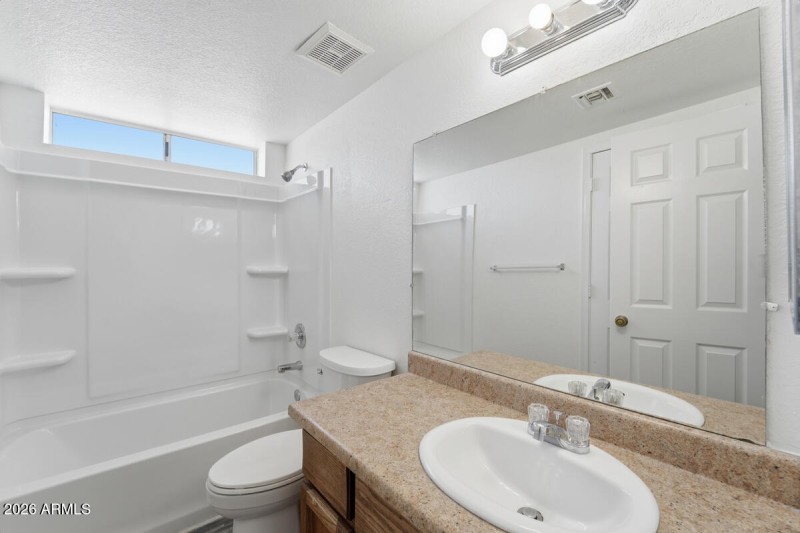 225 N Pomeroy APT 14-29