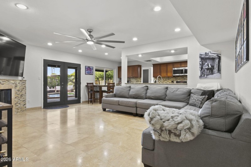 5-web-or-mls-5734-e-betty-elyse-ln