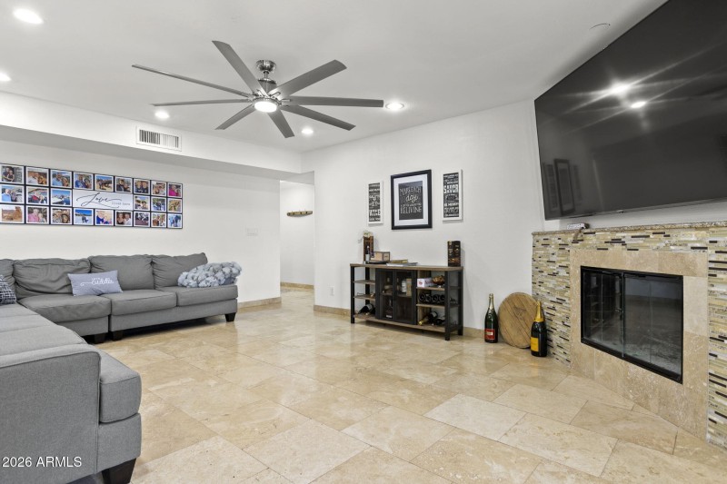 8-web-or-mls-5734-e-betty-elyse-ln