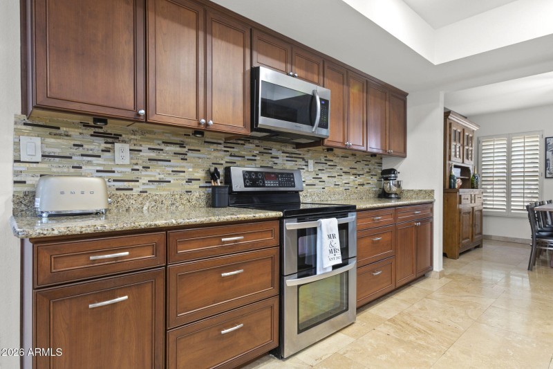 13-web-or-mls-5734-e-betty-elyse-ln