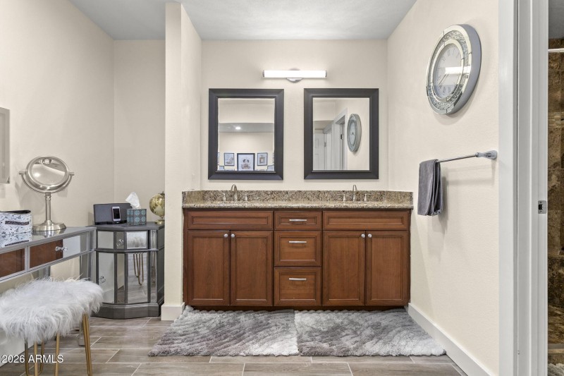 31-web-or-mls-5734-e-betty-elyse-ln