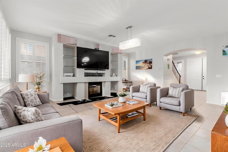 16-78th - Living Room - Scandinavian - 2