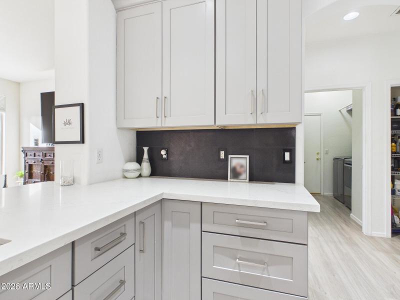 Sleek Quartz Kitchen Countertops