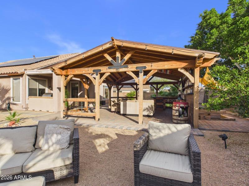 Entertainer’s Backyard Retreat