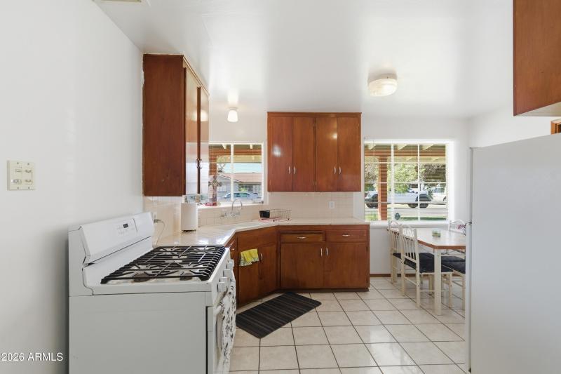 3322_W_Pierson_St_17