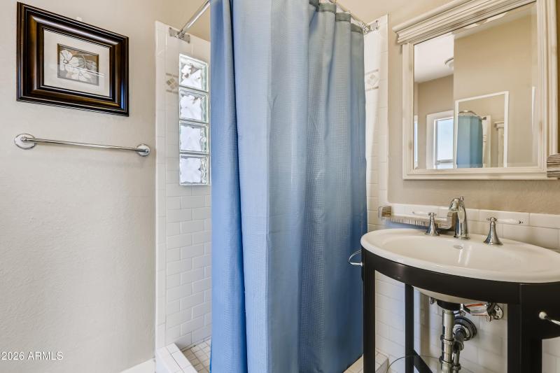 Casita:Guest House Bathroom