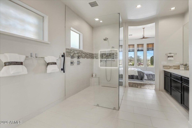 34-Primary Bath Detail