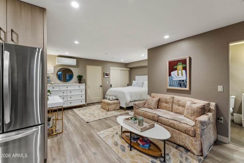 075-Lower Level Apartment