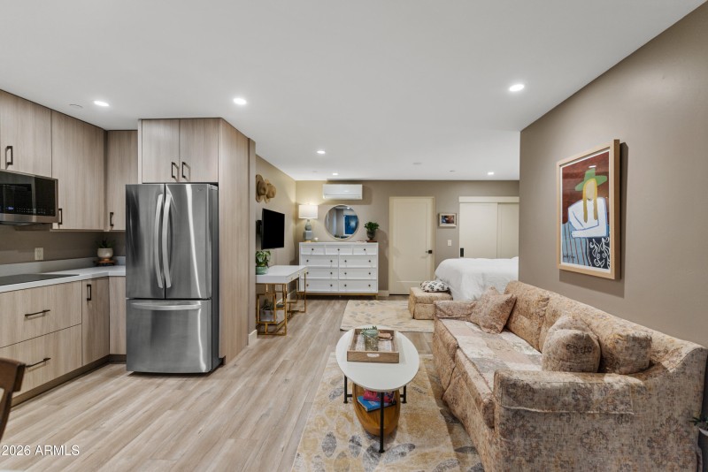 077-Lower Level Apartment - Kitchen