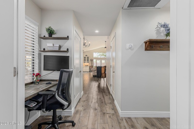 Built in office nook