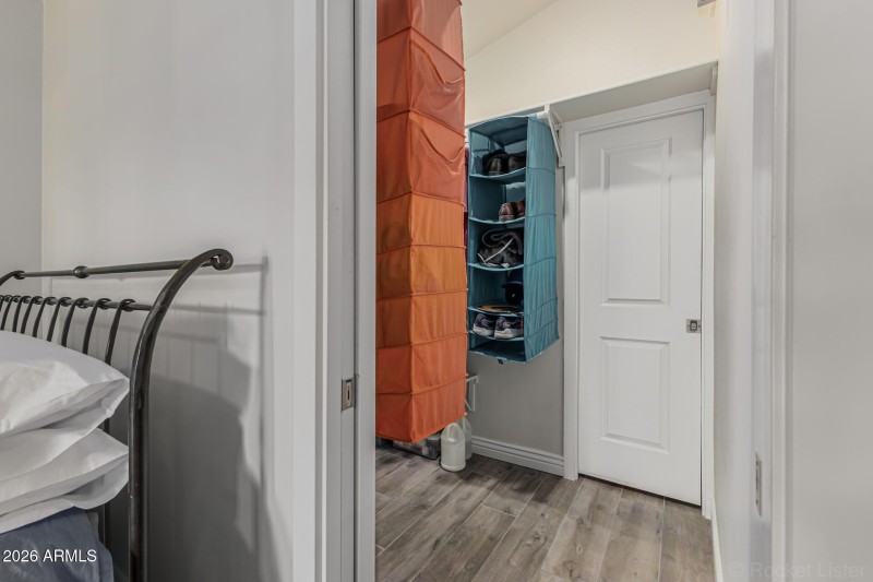 Large Walkin Closet