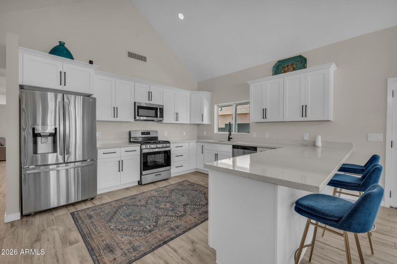 10-web-or-mls-325 E Mitchell Dr-10