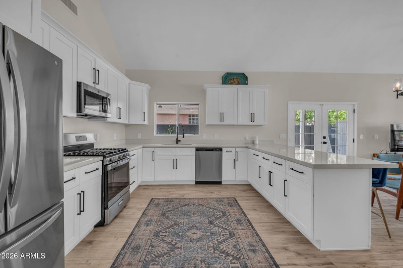 11-web-or-mls-325 E Mitchell Dr-11