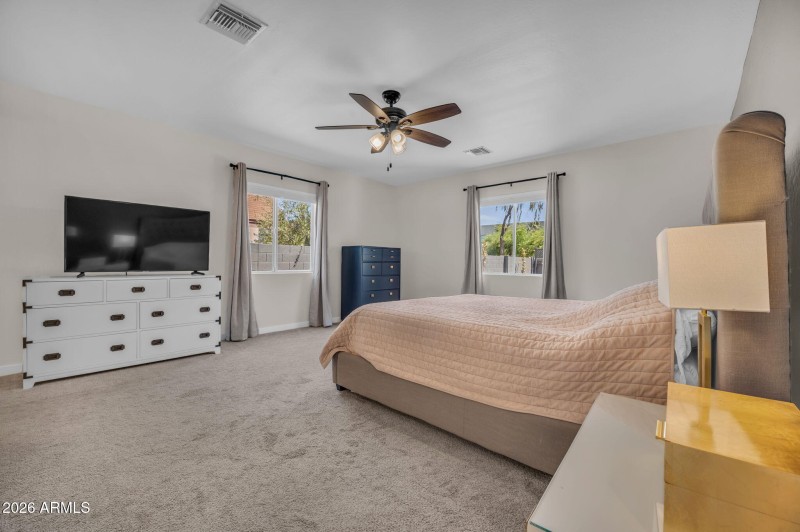 17-web-or-mls-325 E Mitchell Dr-17