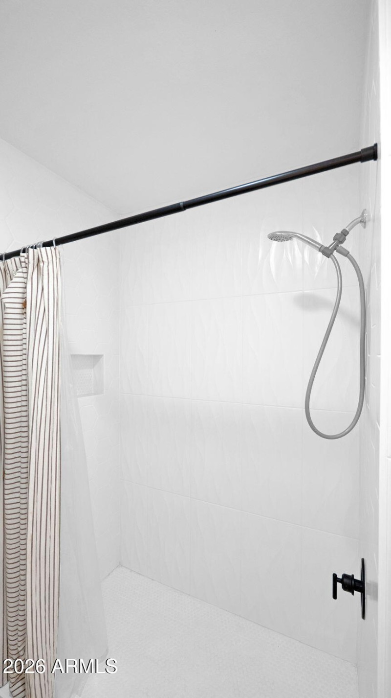 23-web-or-mls-P1243716