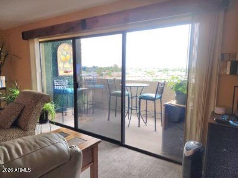 6) 65830-697d2e8d6ea64