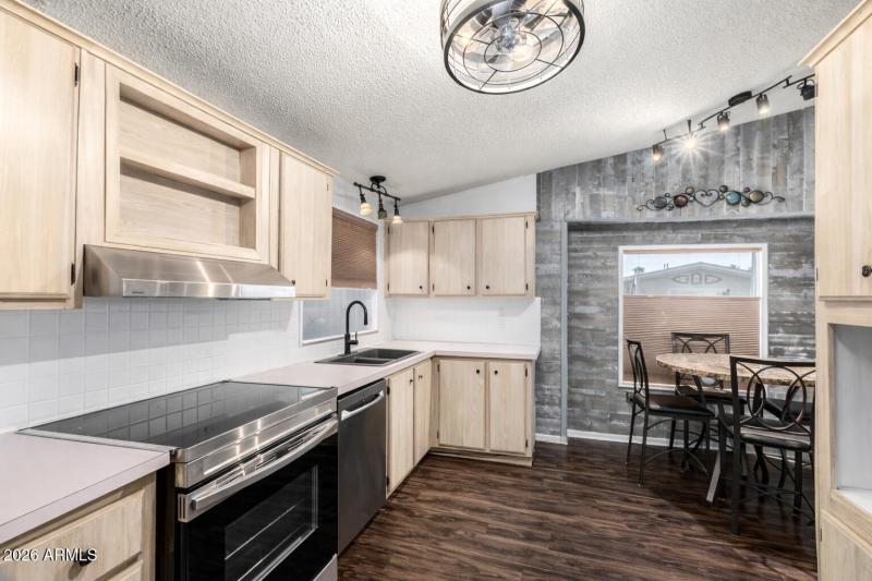 834 S MERIDIAN RD 77