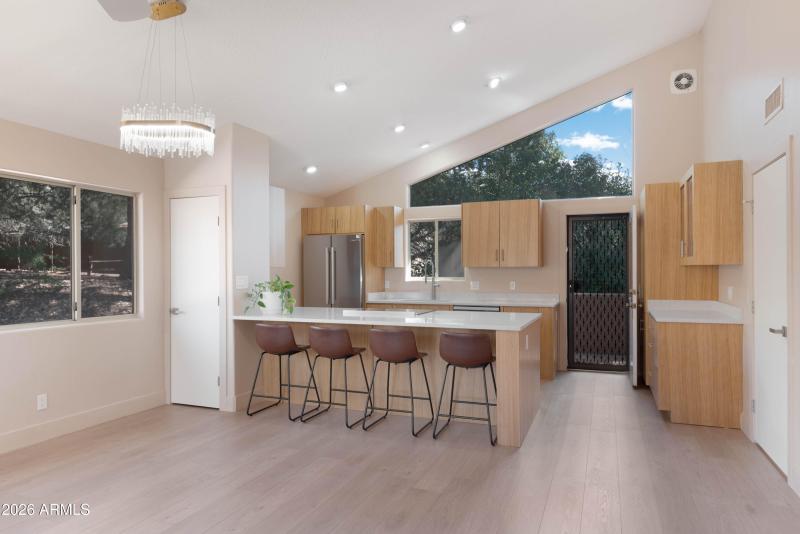 77_Morning_Sun_Dr-16