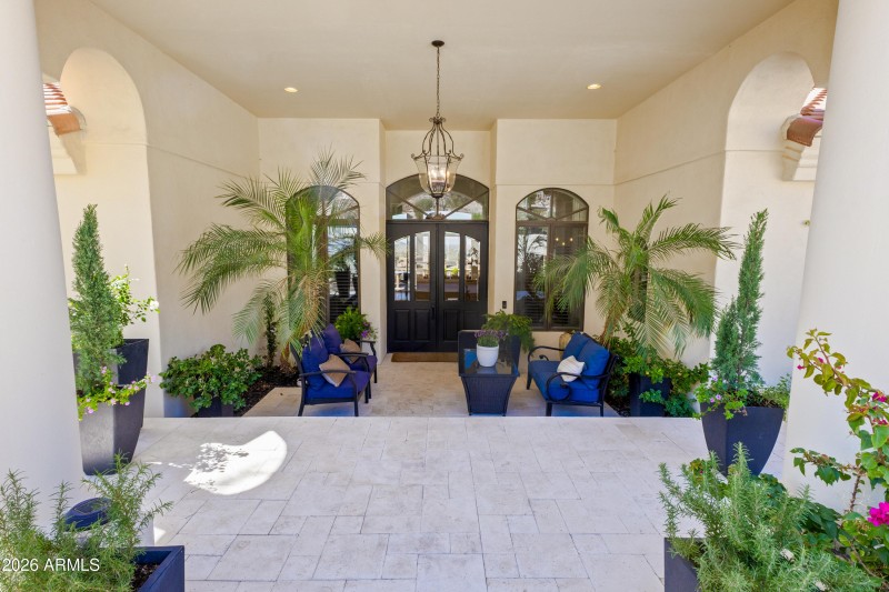 1455 E Victor Hugo Ave------4