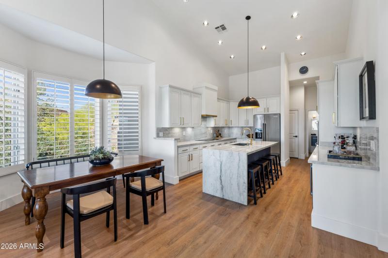 1455 E Victor Hugo Ave------19