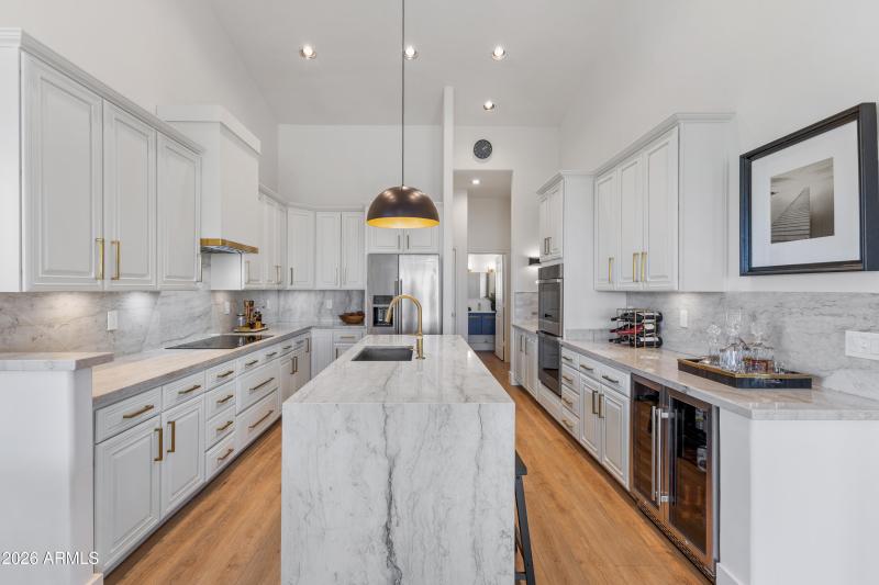 1455 E Victor Hugo Ave------21