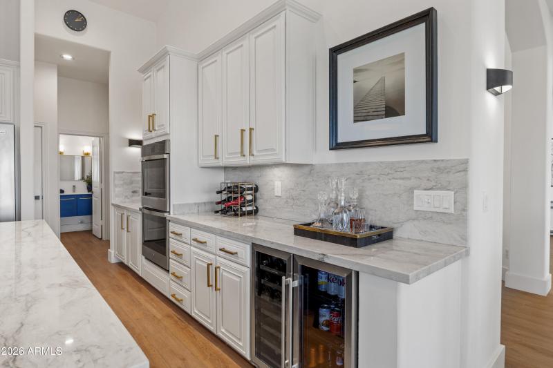 1455 E Victor Hugo Ave------24