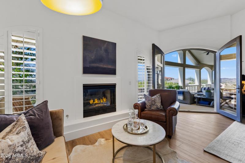 1455 E Victor Hugo Ave------31