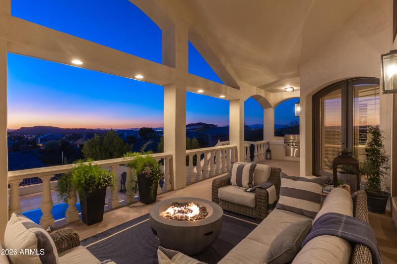 1455 E Victor Hugo Ave------86