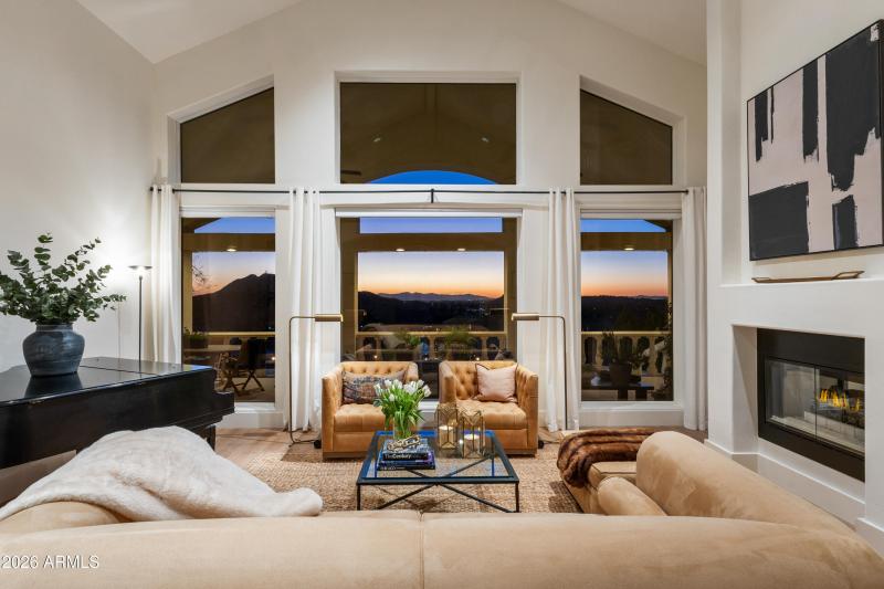 1455 E Victor Hugo Ave------74