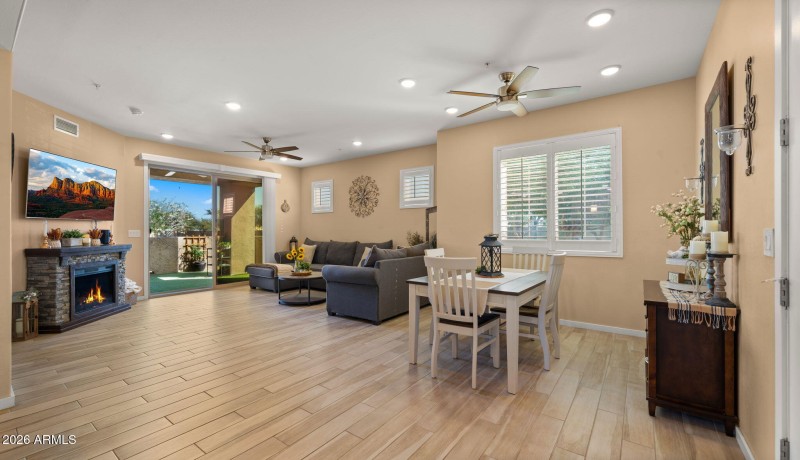 11-web-or-mls-Living Space2