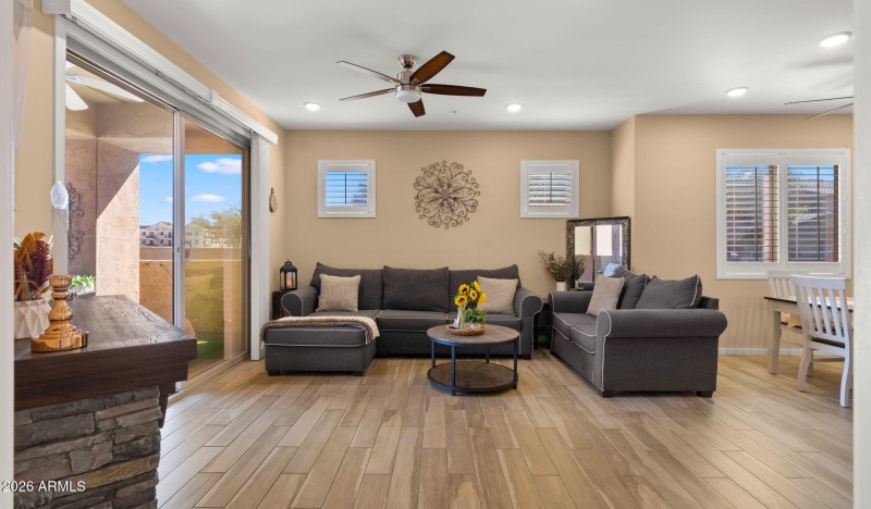 15-web-or-mls-Living Space4