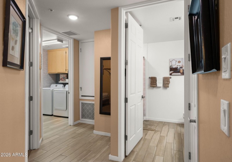 18-web-or-mls-Hallway