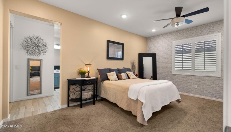 24-web-or-mls-Primary Bedroom2