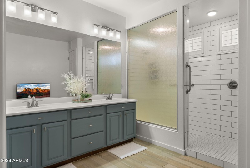 26-web-or-mls-Primary Bedroom4