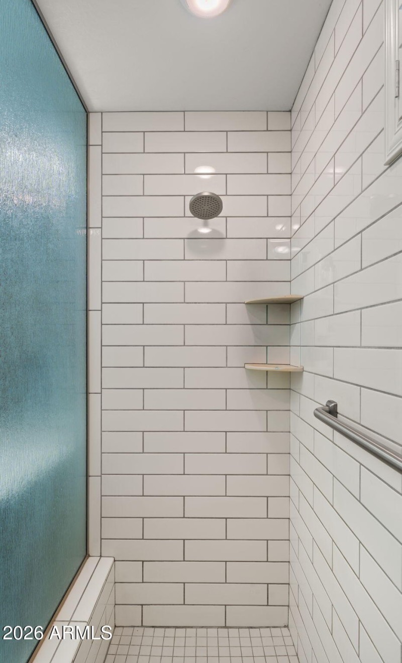 28-web-or-mls-Primary Bedroom6