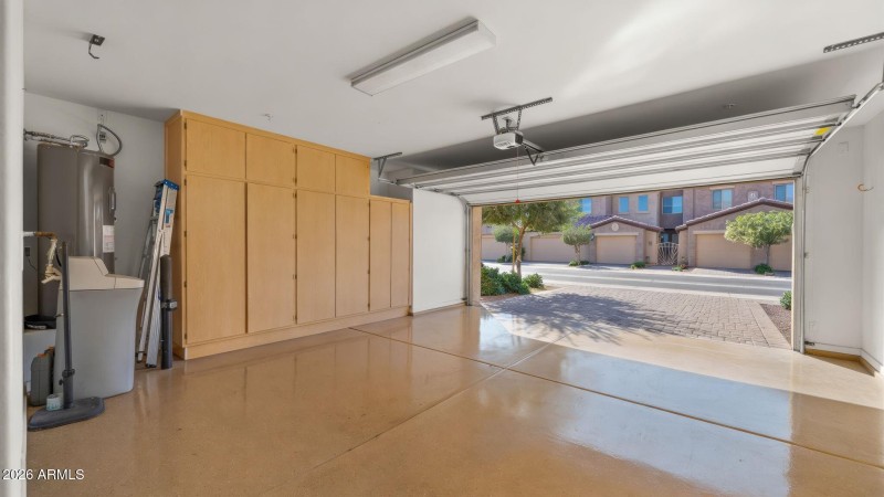 33-web-or-mls-Garage2_AI Edit