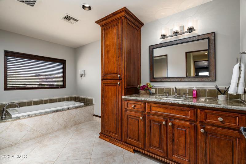 8871 E Lost Gold Circle (31 of 70)