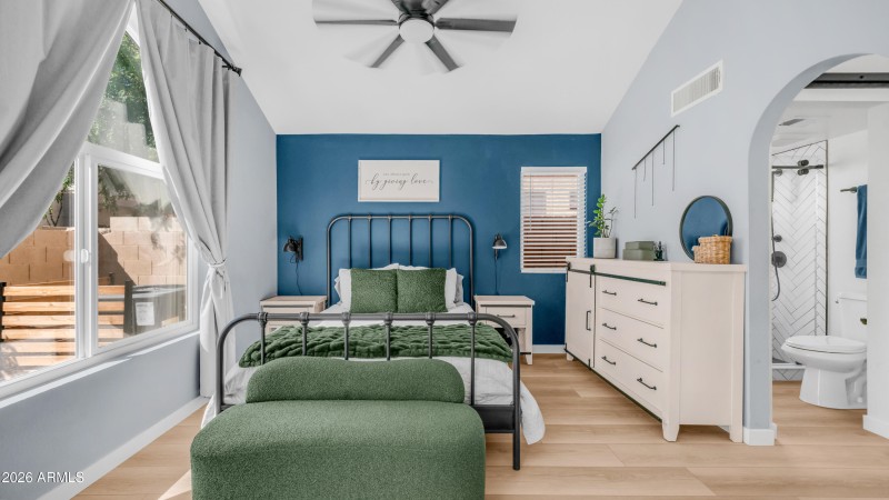 1045 E Sunburst Ln (3)