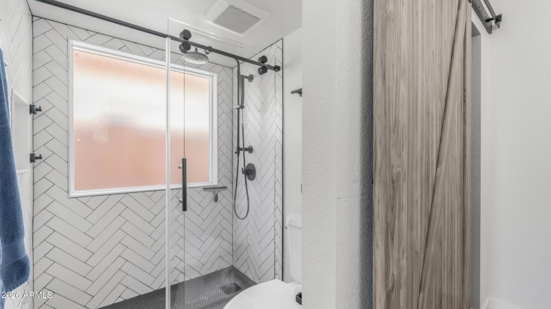 1045 E Sunburst Ln (5)